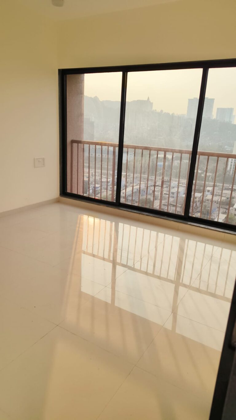 1BHK 1 bath Semi-Furnished flat available on rent at Vikhroli East. Available for : Family