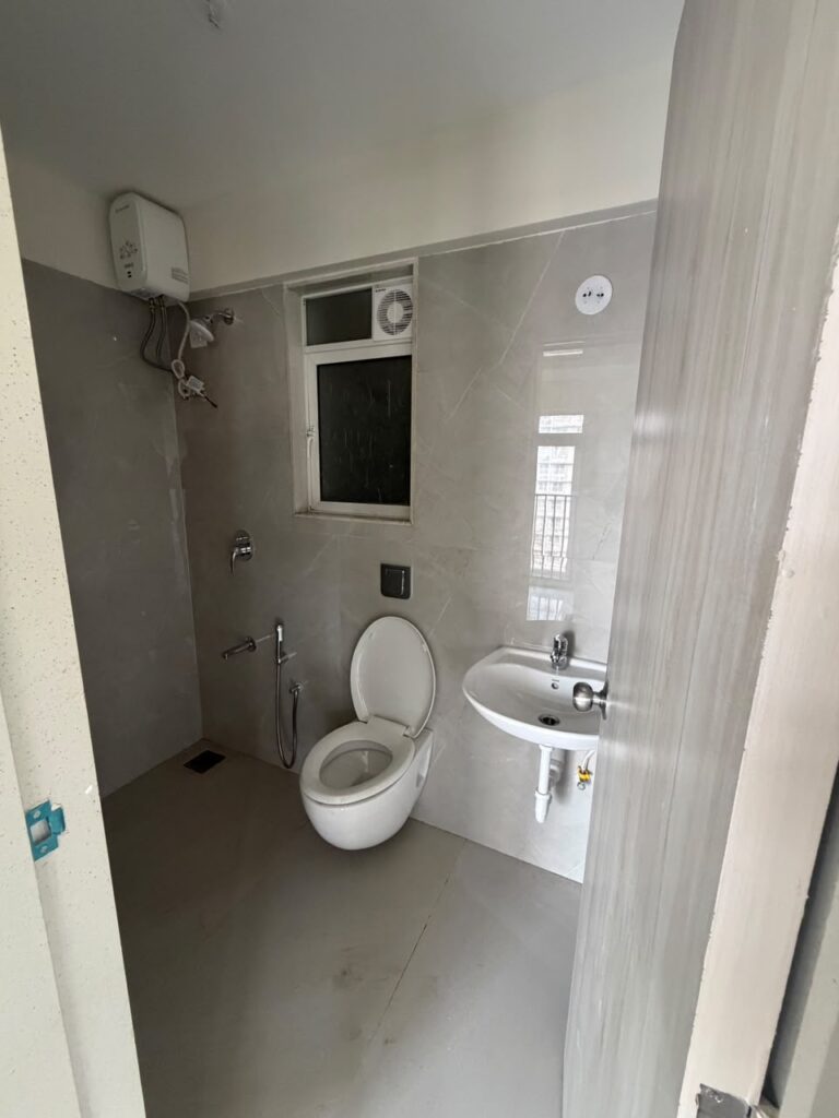 1BHK 2 bath Semi-Furnished flat available on rent at Vikhroli East