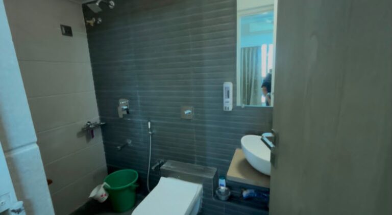 1BHK 1 bath Semi furnished flat available on rent at Kurla West